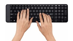 تایپ کردن با کیبورد بی سیم لاجیتک Logitech MK220